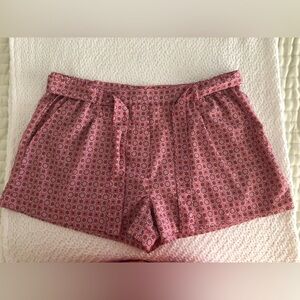 Elegant Pink Patterned Women's Shorts